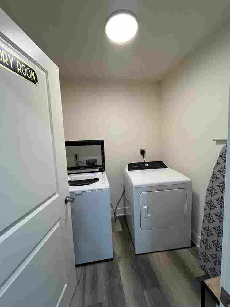 Modern House (room for rent)