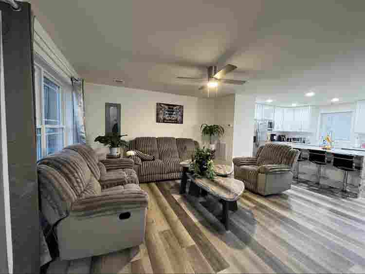 Modern House (room for rent)