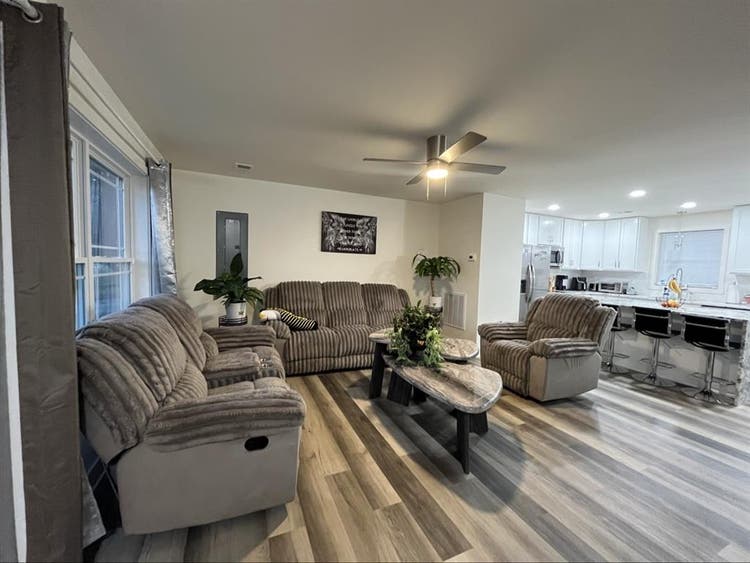 Modern House (room for rent)