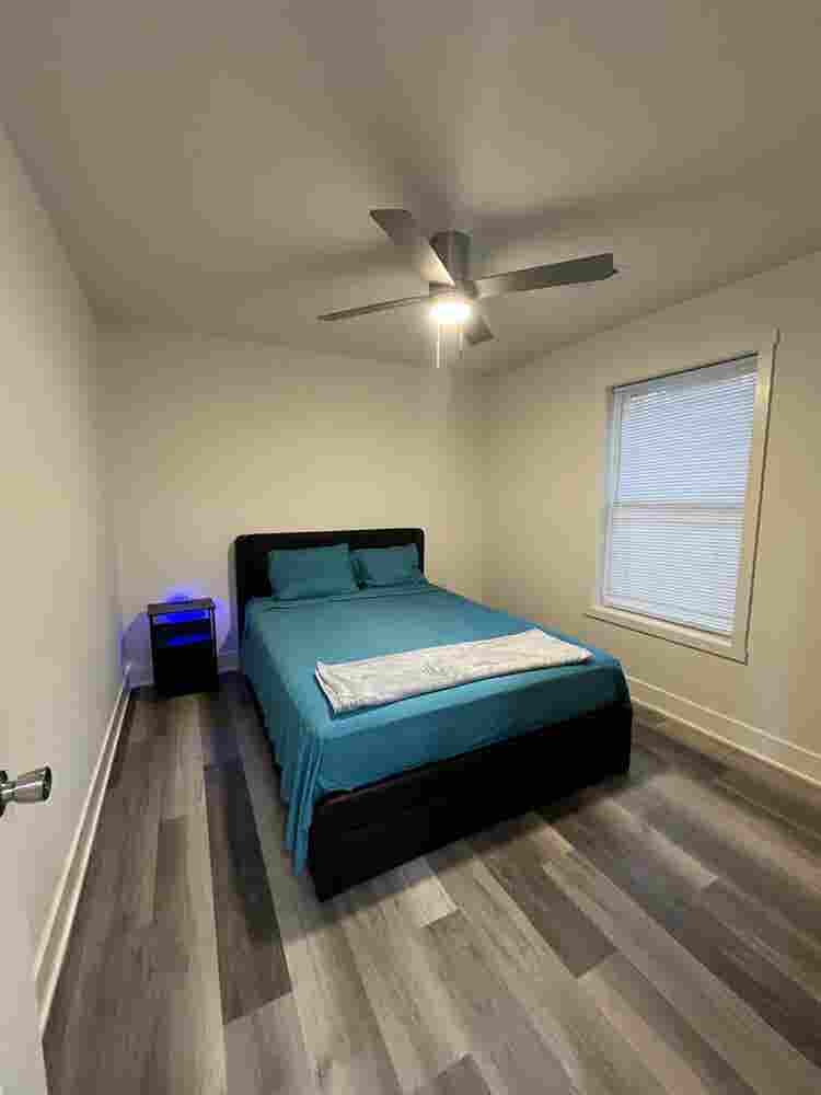 Modern House (room for rent)