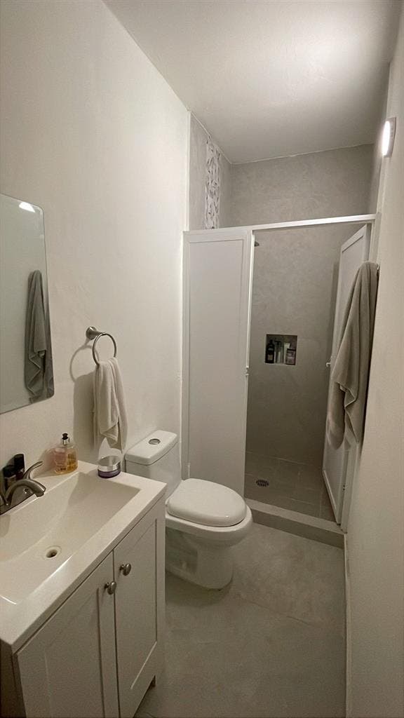 Looking for a roommate