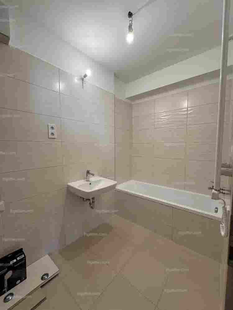 Looking forna roommate
