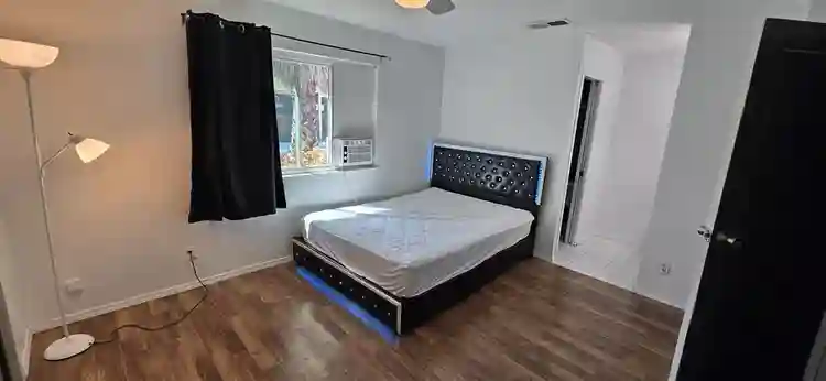 Master bedroom # safe neighborhood