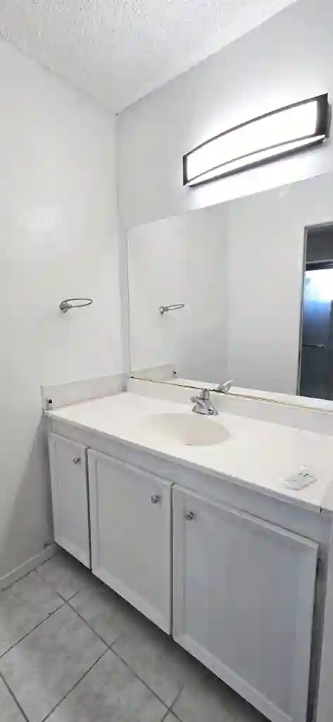 Master bedroom # safe neighborhood