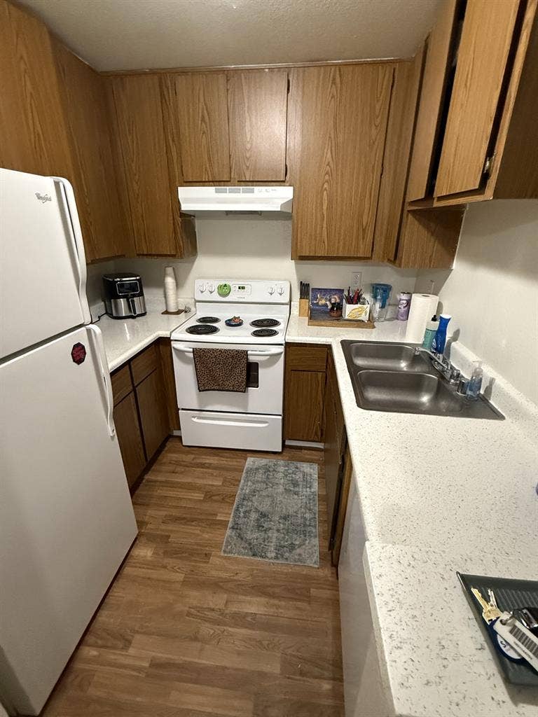 Share my 2 bedroom by the STRIP!