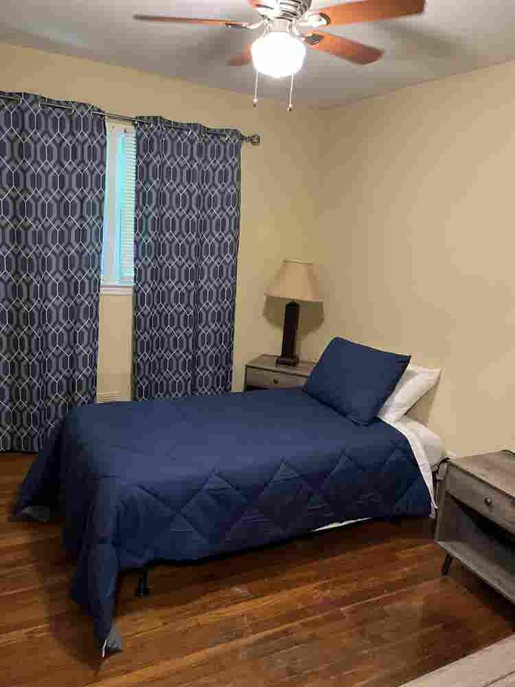 Private room with shared bathroom 