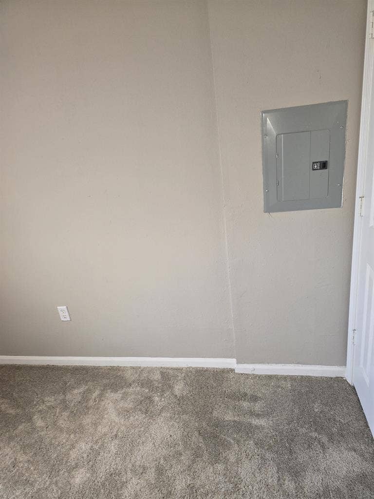 1 bedroom for rent in  bath