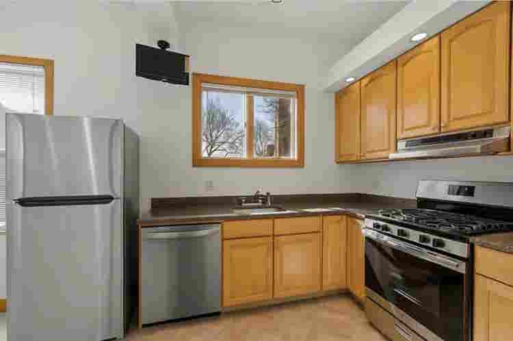 1 Bed in South Boston with Deck