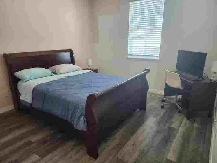 ROOM FOR RENT IMMEDIATE OCCUPANCY