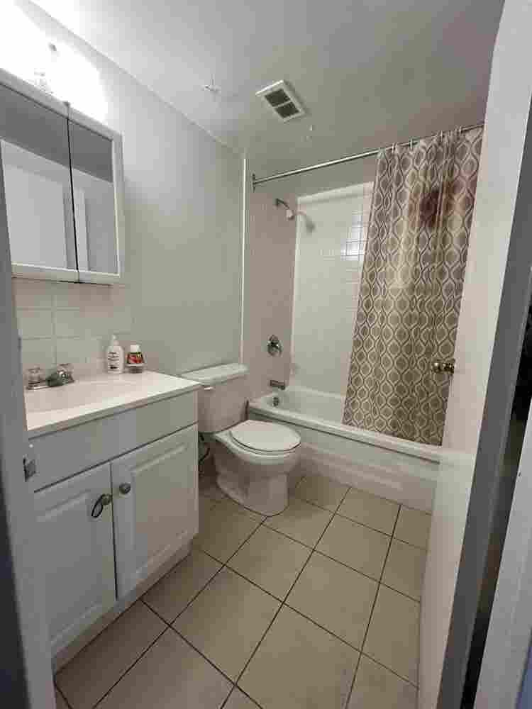 Private furnished room Don Mills