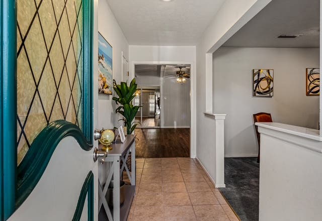 Looking for roommates