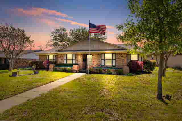 Looking for roommates