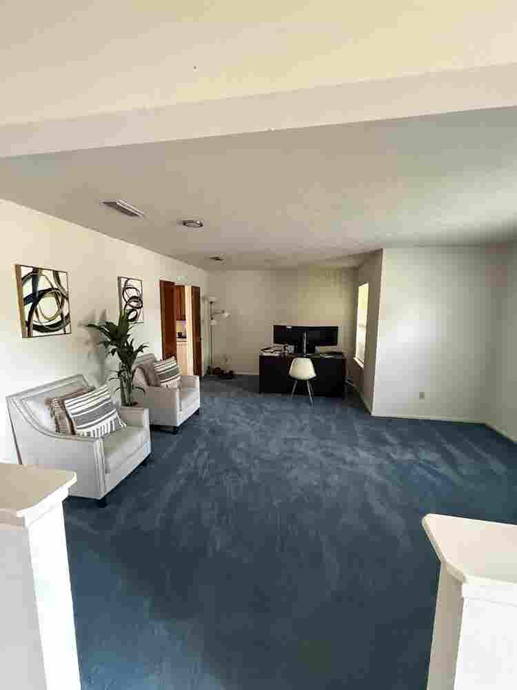 Looking for roommates
