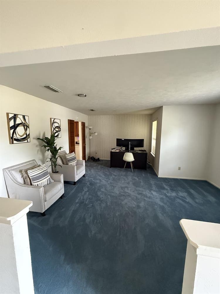 Looking for roommates