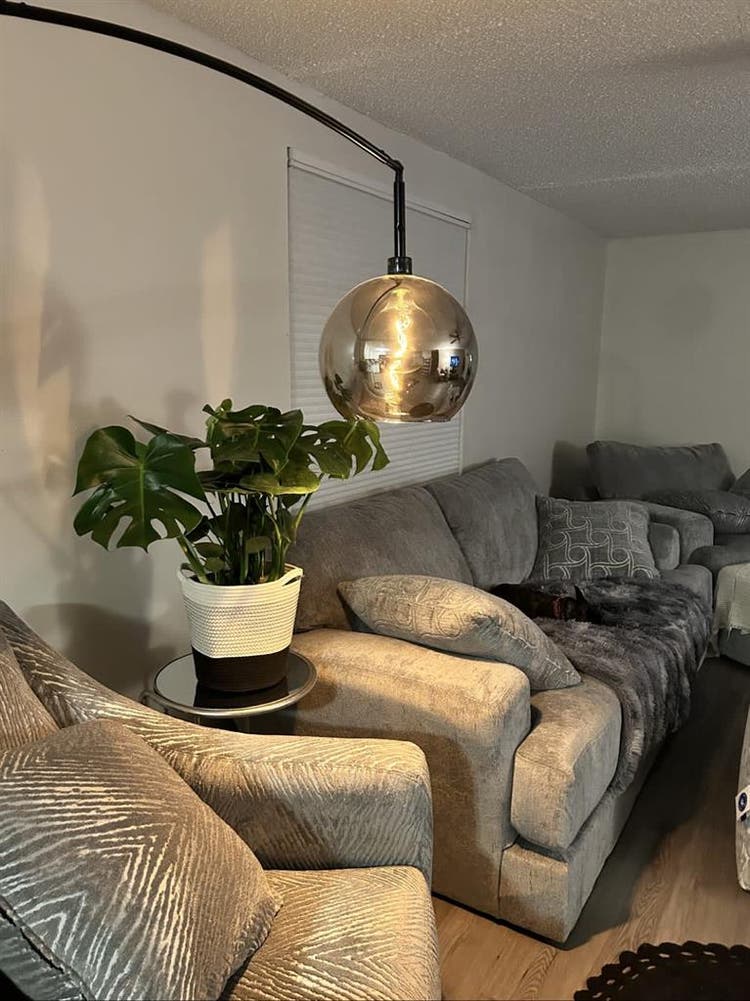 Bright unfurnished room for rent
