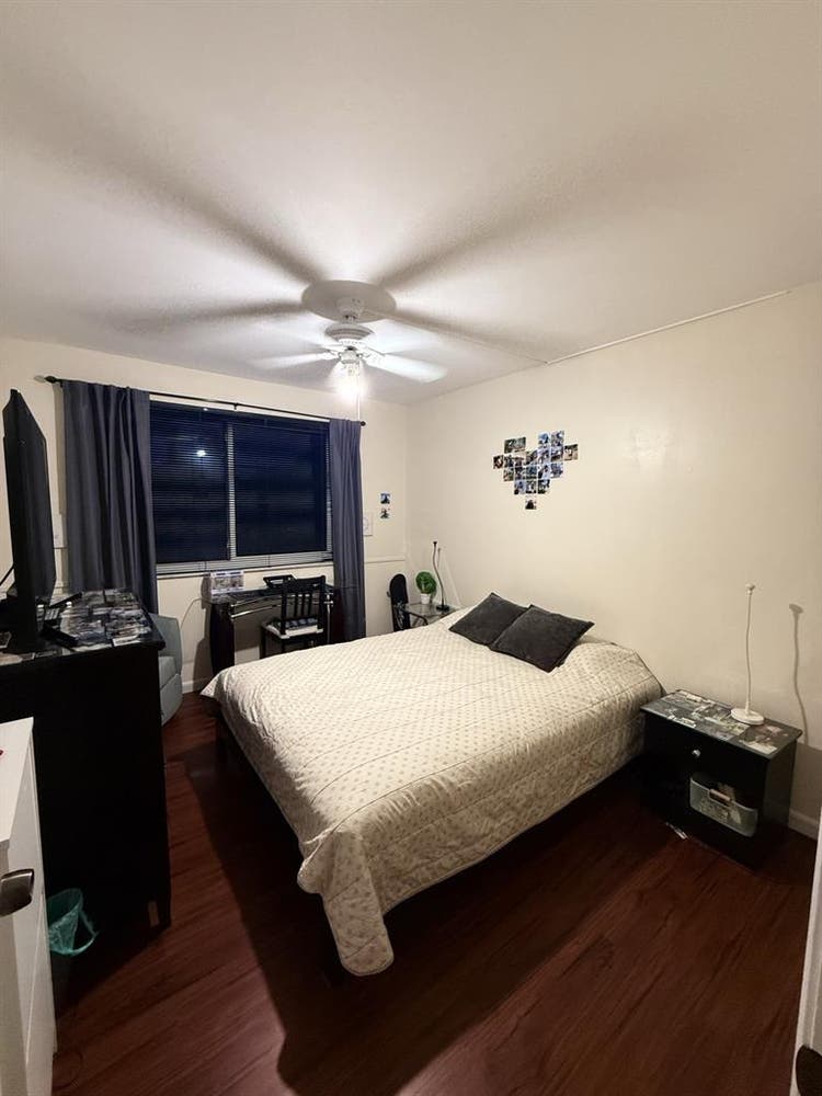 ROOM FOR RENT - Available October 1