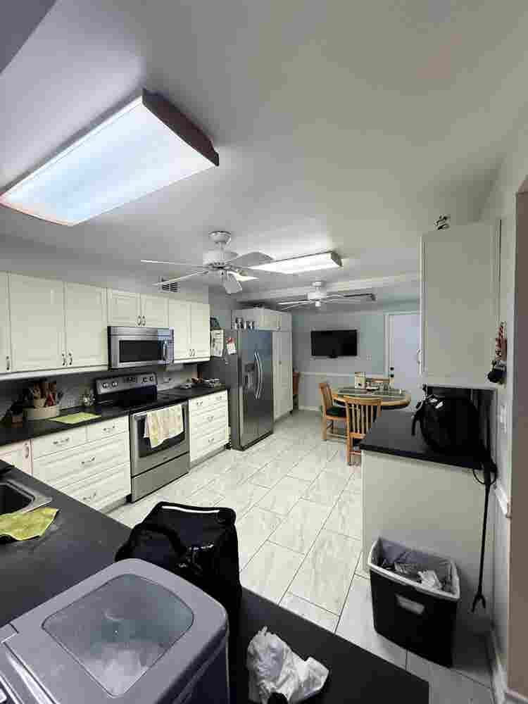 ROOM FOR RENT - Available October 1