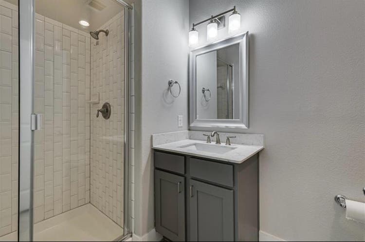 Room for Rent near Downtown Dallas