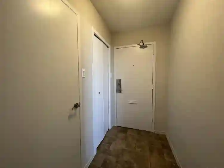 1 bdr in shared 2 bdr North York Ap