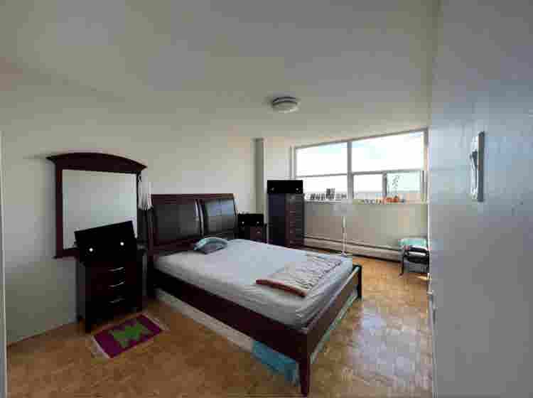 1 bdr in shared 2 bdr North York Ap