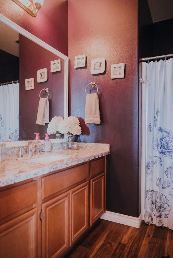 Furnished Pool Home Room for Rent