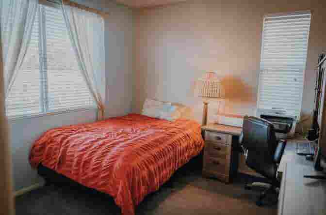 Furnished Pool Home Room for Rent