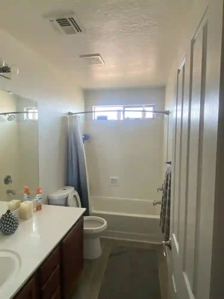 Looking for a room ?