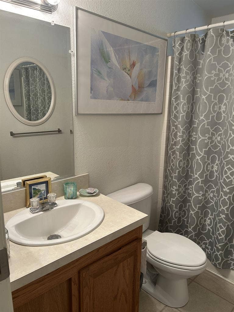 Seeking Female Christian Roommate