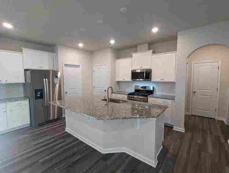 4 BR in Mooresville