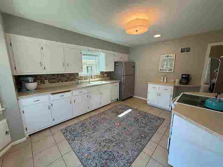 BATH HOUSE FOR RENT