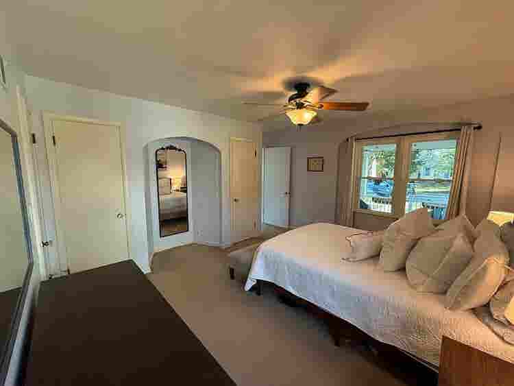 BATH HOUSE FOR RENT