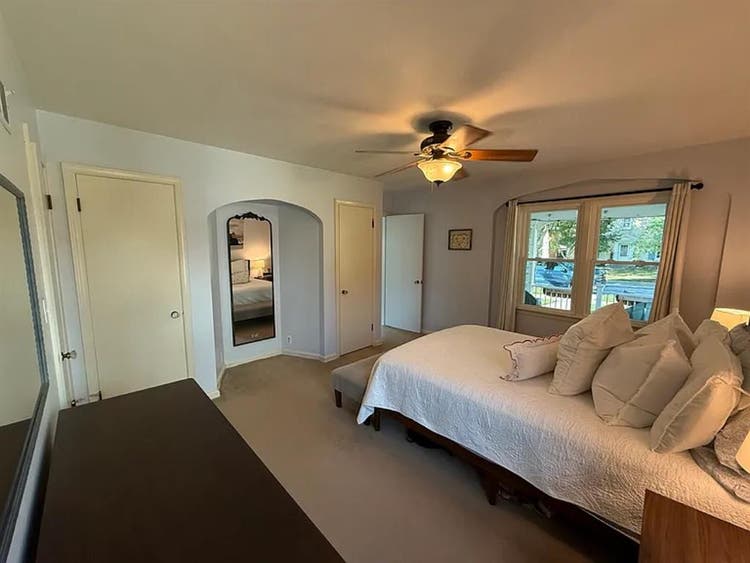 BATH HOUSE FOR RENT