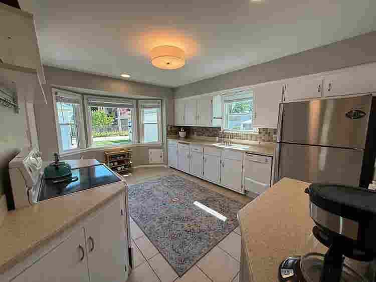 BATH HOUSE FOR RENT