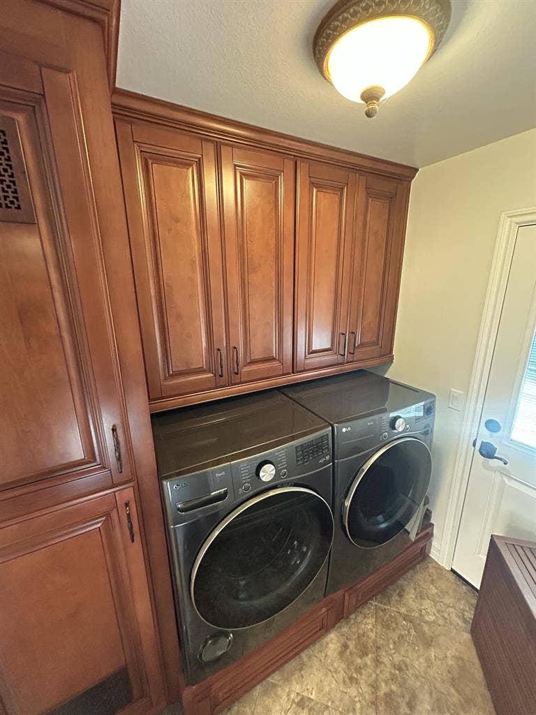 Looking for two female roommates