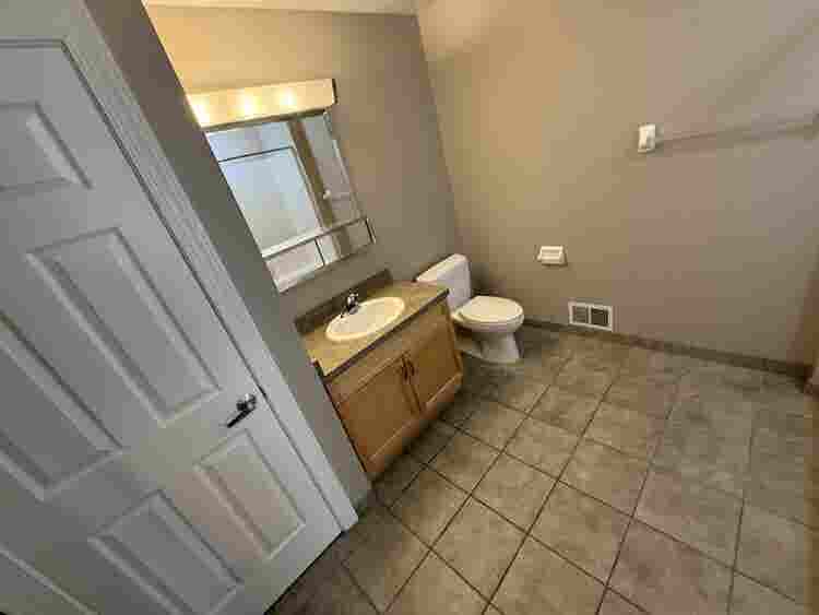 Need  roommates