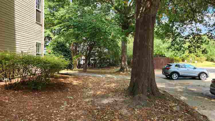 Apt in NW Greensboro near airport