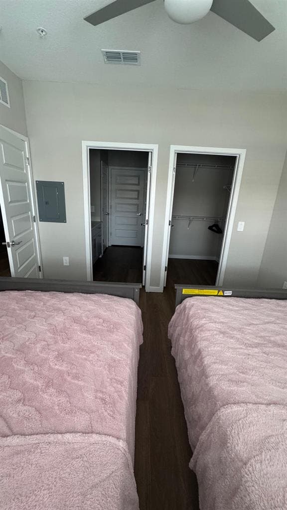 Se renta habitación amoblada $