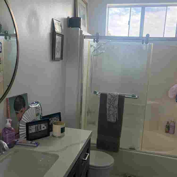 Master en-suite available October 1