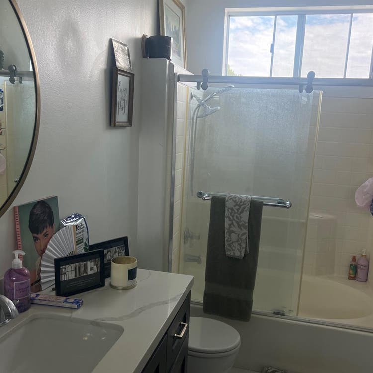Master en-suite available October 1
