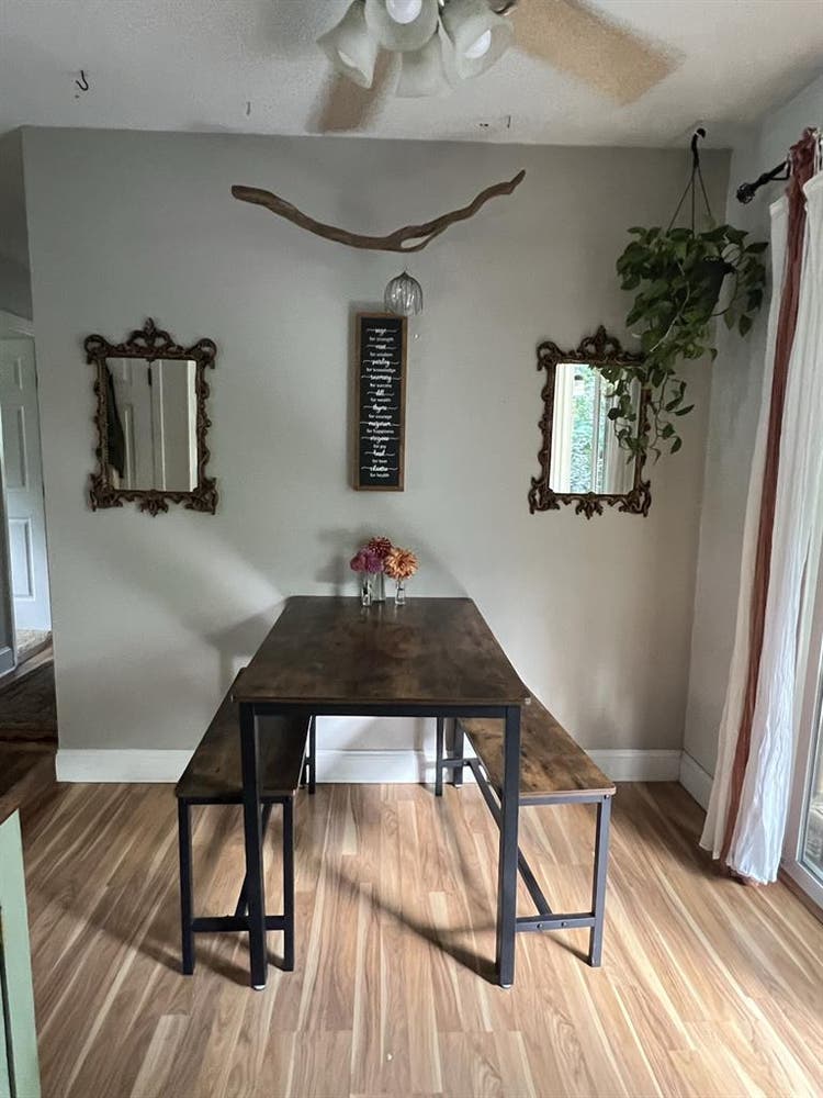 Room available in west avl