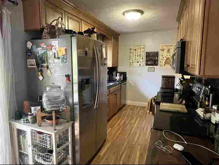 Room available in west avl