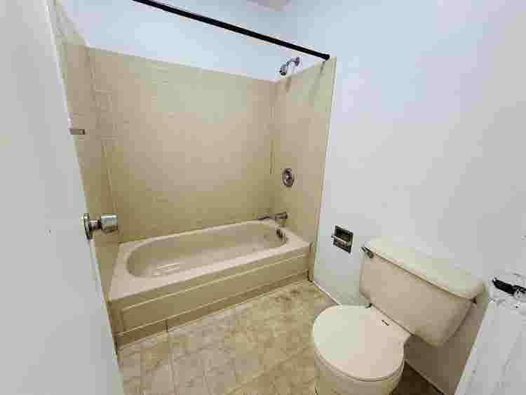 3 individual bedrooms for rent