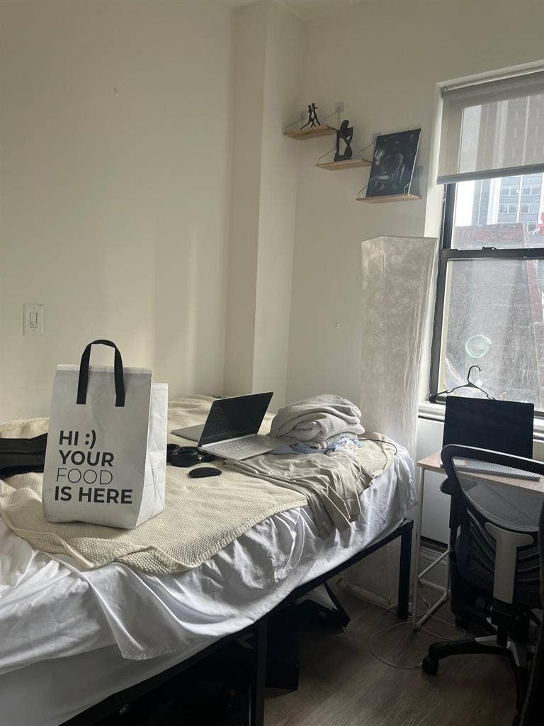 ✨ Convenient Room in Midtown South✨