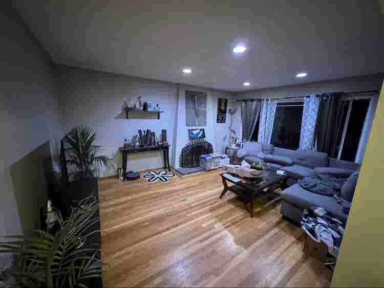 Roommate in Santa Clara Needed!