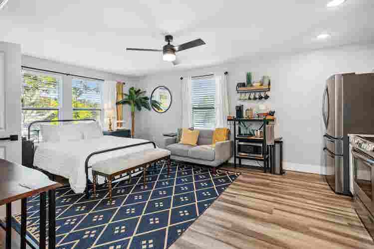 PRIVATE STUDIO – CENTRAL OAK PARK