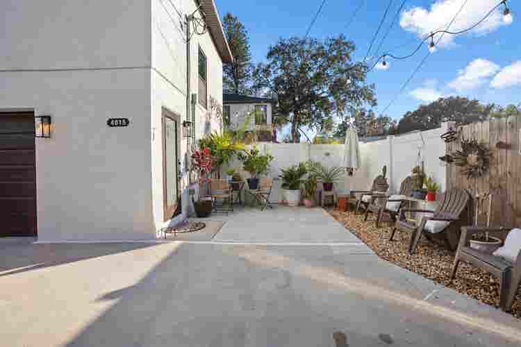PRIVATE STUDIO – CENTRAL OAK PARK