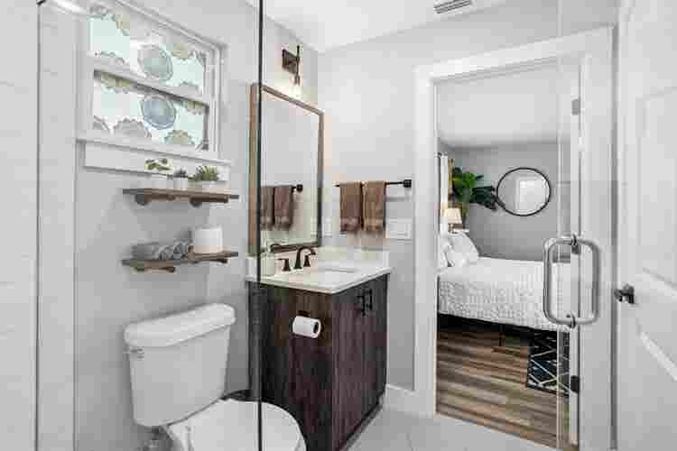 PRIVATE STUDIO – CENTRAL OAK PARK