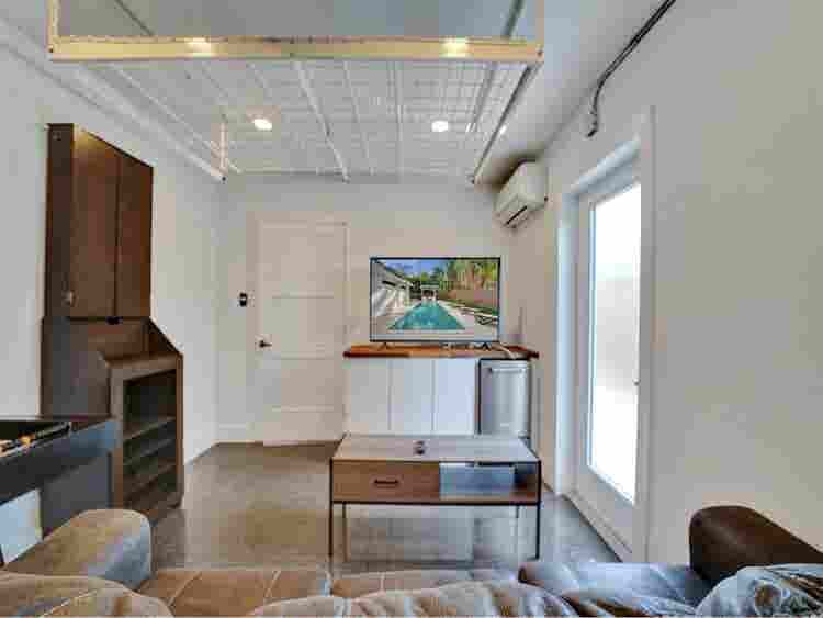 Furnished 4BR w/Pool by the beach