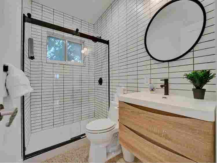 Furnished 4BR w/Pool by the beach