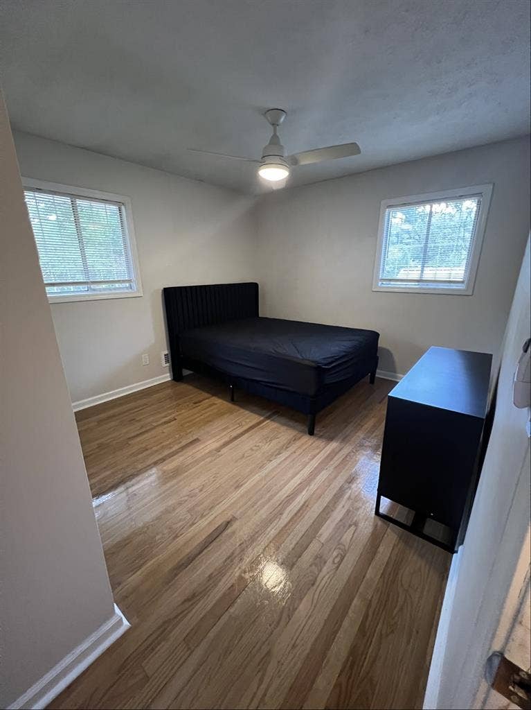 FURNISHED ROOM FOR RENT